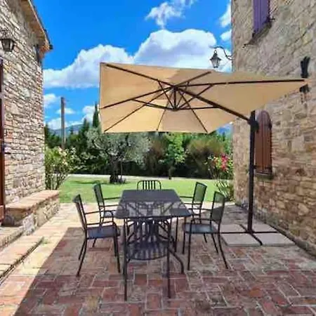 Colgiglione, Un Borgo Nella Verde Umbria *