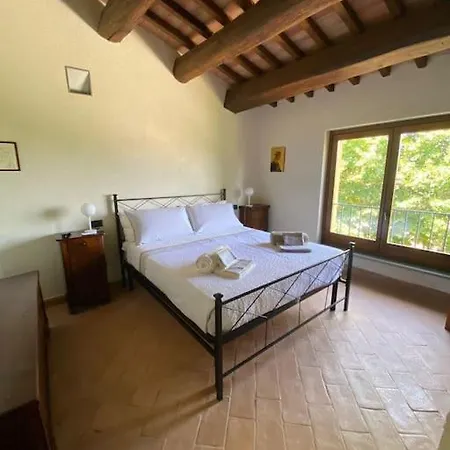 Villa Colgiglione, Un Borgo Nella Umbria Crocicchio