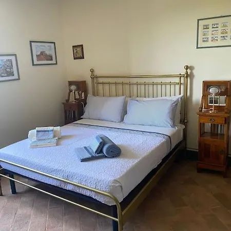 Colgiglione, Un Borgo Nella Umbria Crocicchio