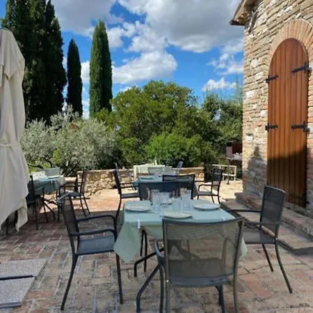 Colgiglione, Un Borgo Nella Umbria *