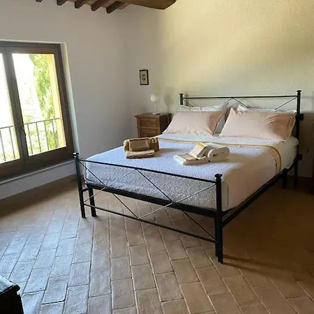 Colgiglione, Un Borgo Nella Verde Umbria Villa Crocicchio