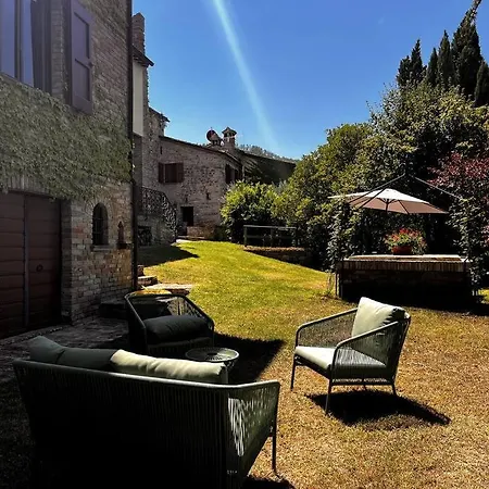 Colgiglione, Un Borgo Nella Verde Umbria Villa