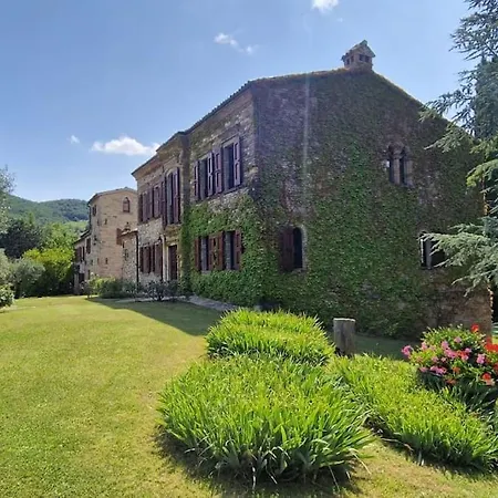 Villa Colgiglione, Un Borgo Nella Verde Umbria Crocicchio