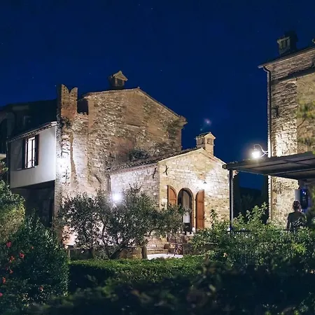 Colgiglione, Un Borgo Nella Umbria Crocicchio